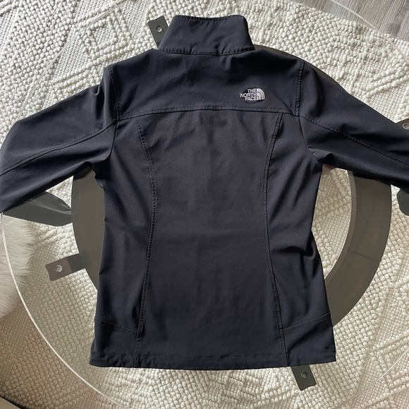The North Face Slim fitting stretchy jacket - Picture 2 of 14